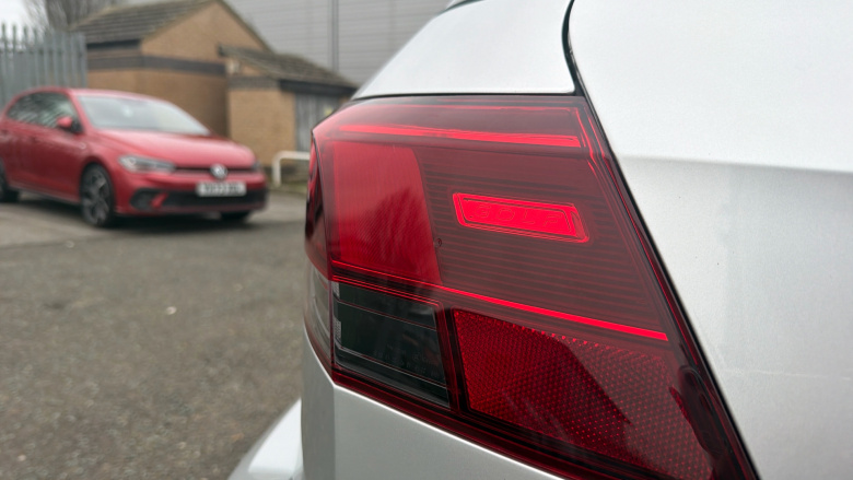 Volkswagen Golf 1.5 eTSI 150 Life 5dr DSG Petrol Hatchback